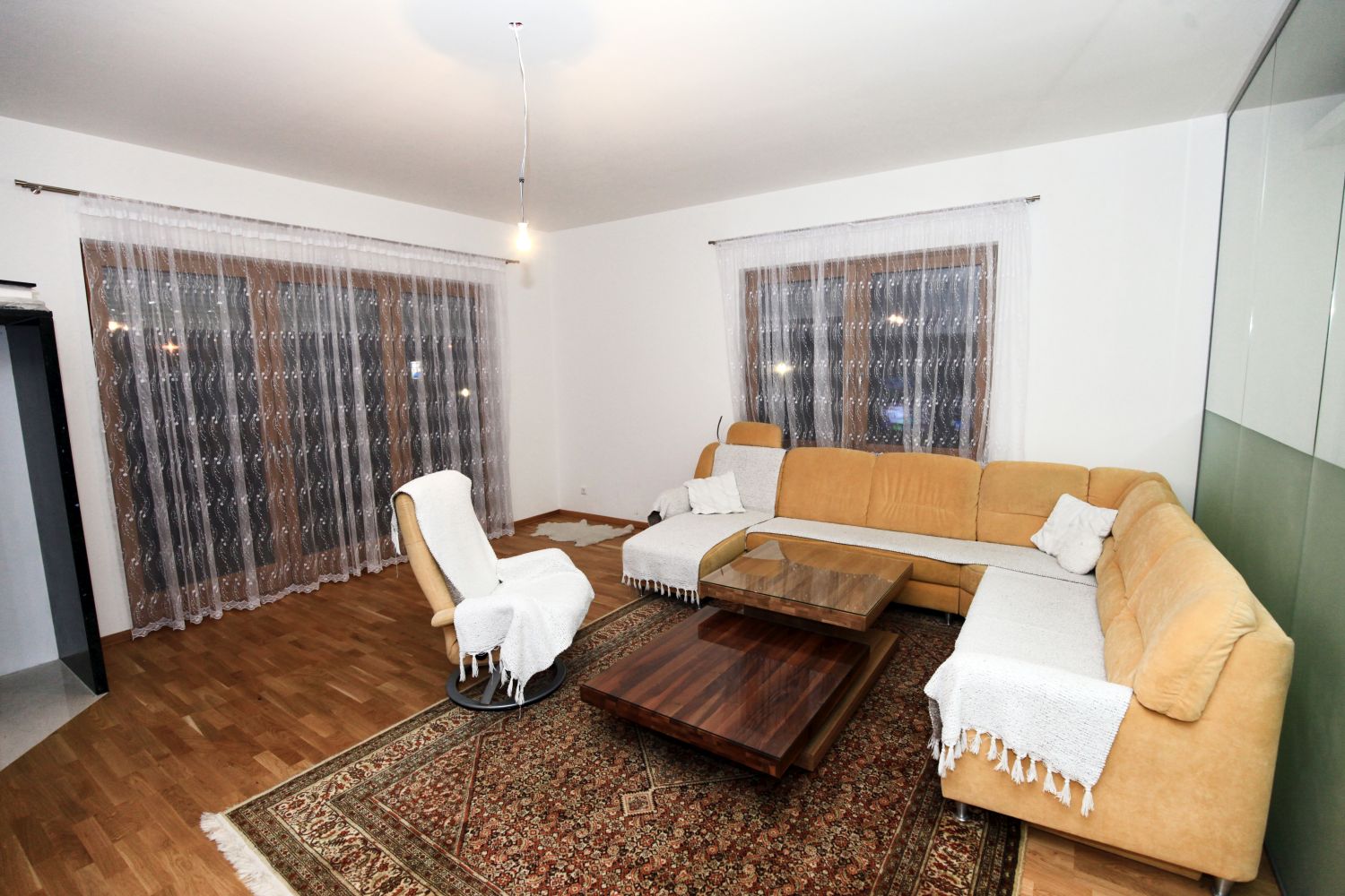 Haus Hurem interior images.