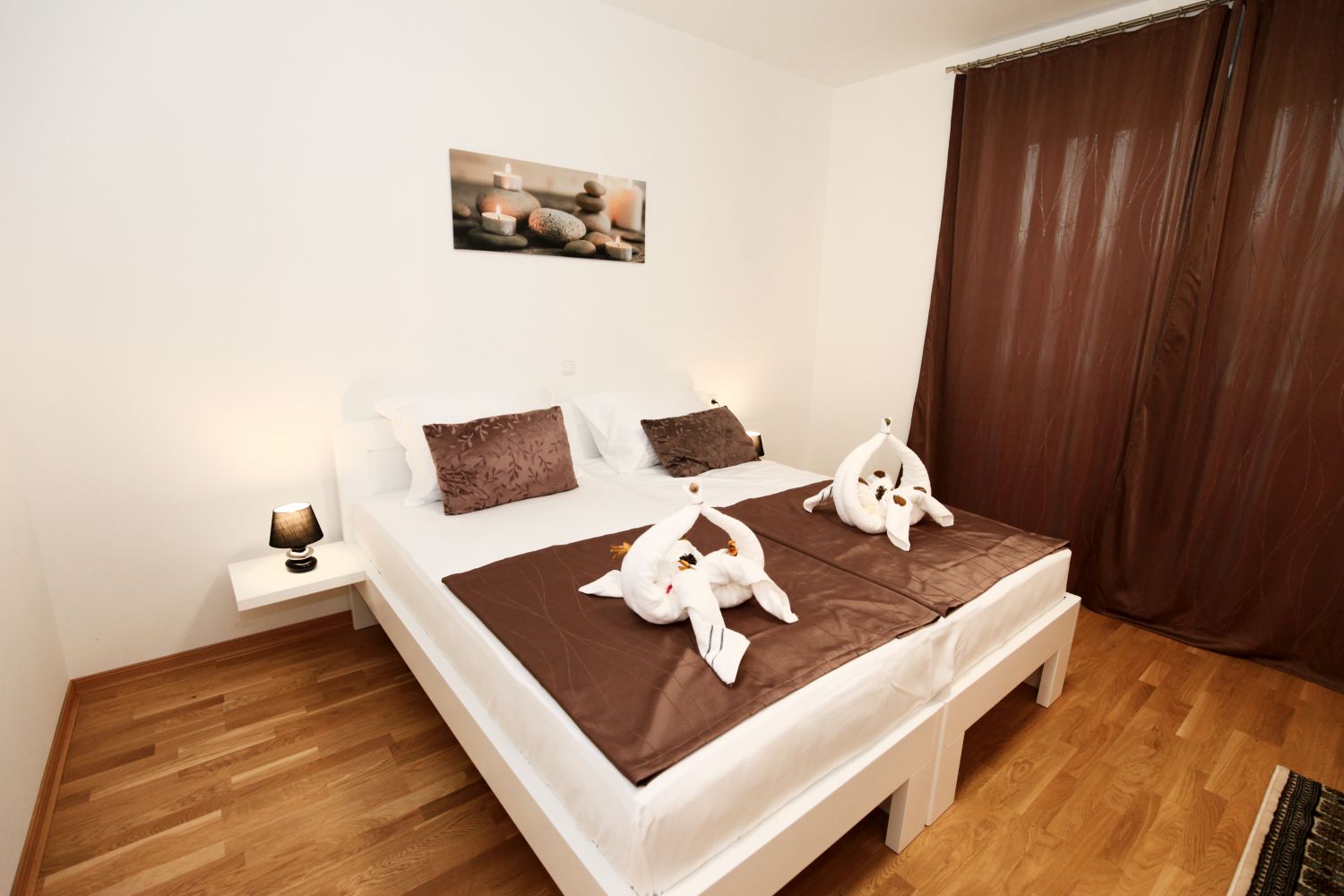 Haus Hurem interior images.